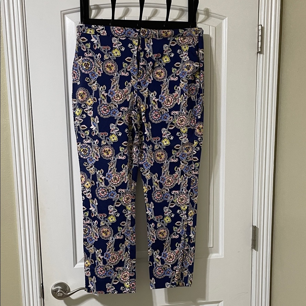 Tommy Hilfiger Floral Ankle Pants | Size 10 - Picture 3 of 6